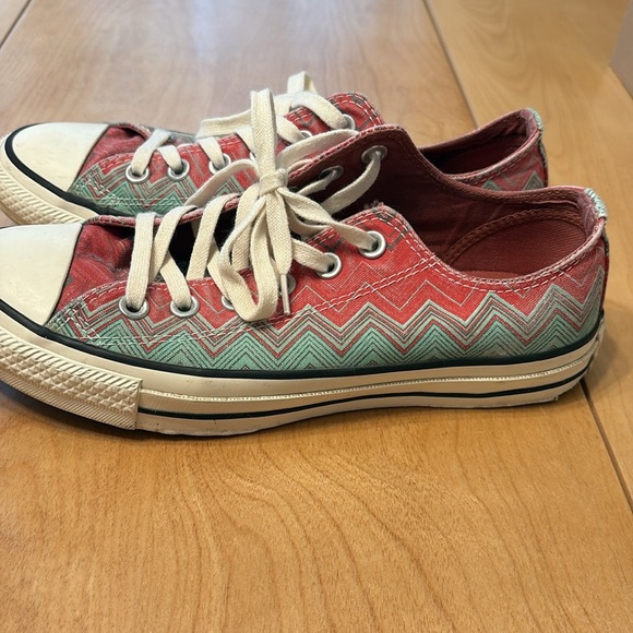 Converse Missoni Collab Chevron Pattern Sneakers.  Women’s size 8 - Picture 4 of 9